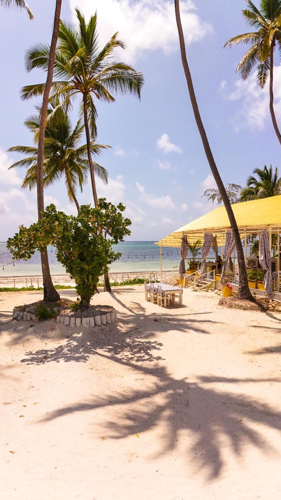 Pili Pili Orient Beach Resort Bwejuu Esterno foto