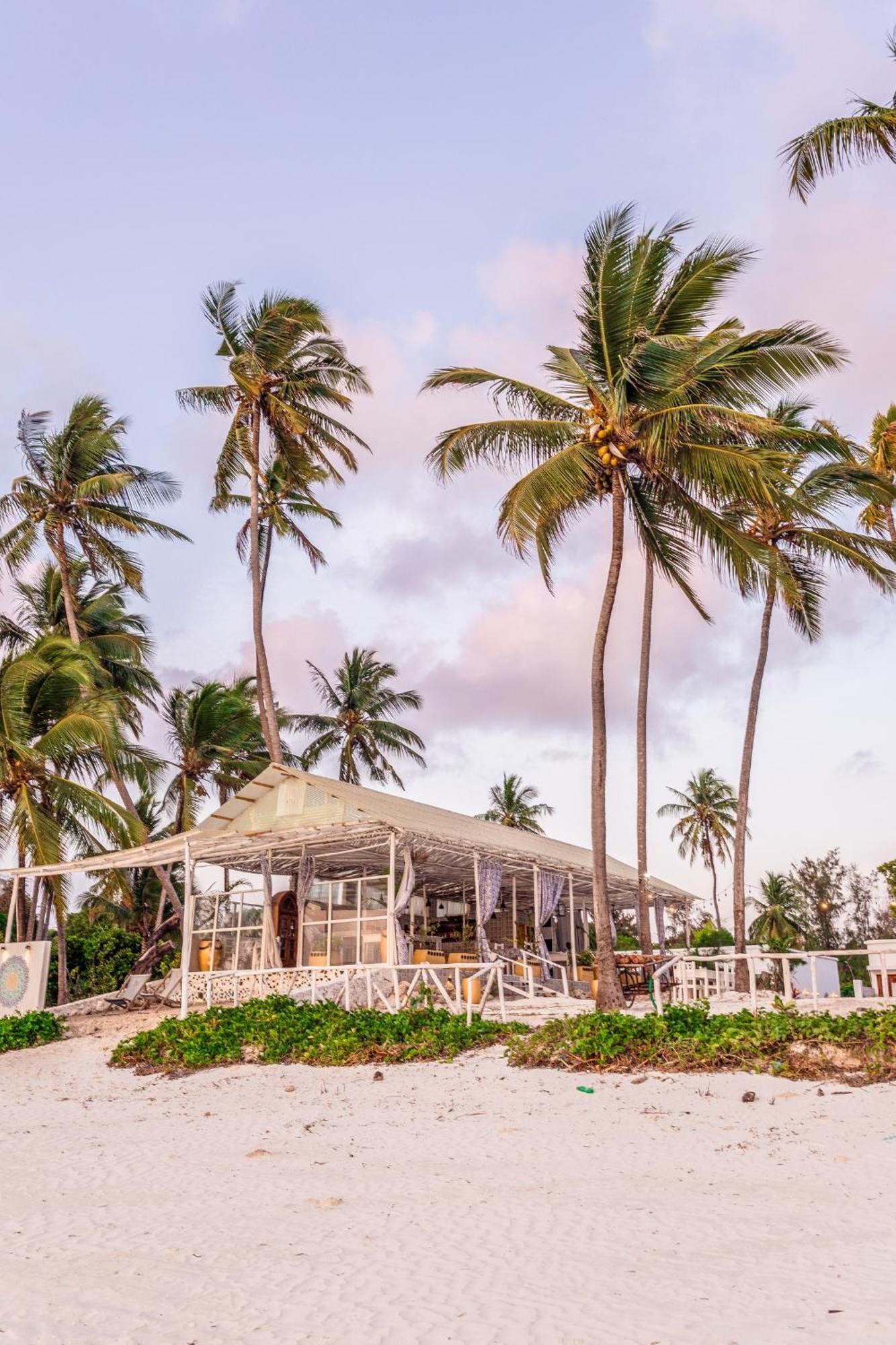 Pili Pili Orient Beach Resort Bwejuu Esterno foto