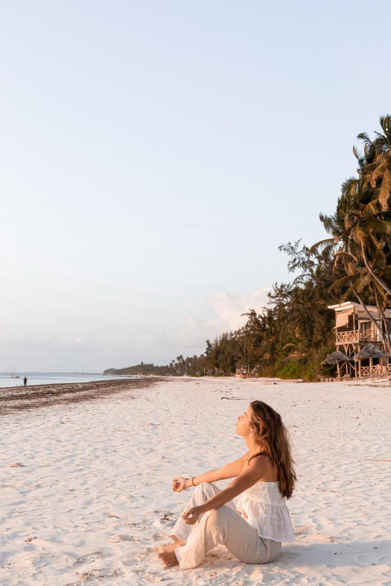 Pili Pili Orient Beach Resort Bwejuu Esterno foto