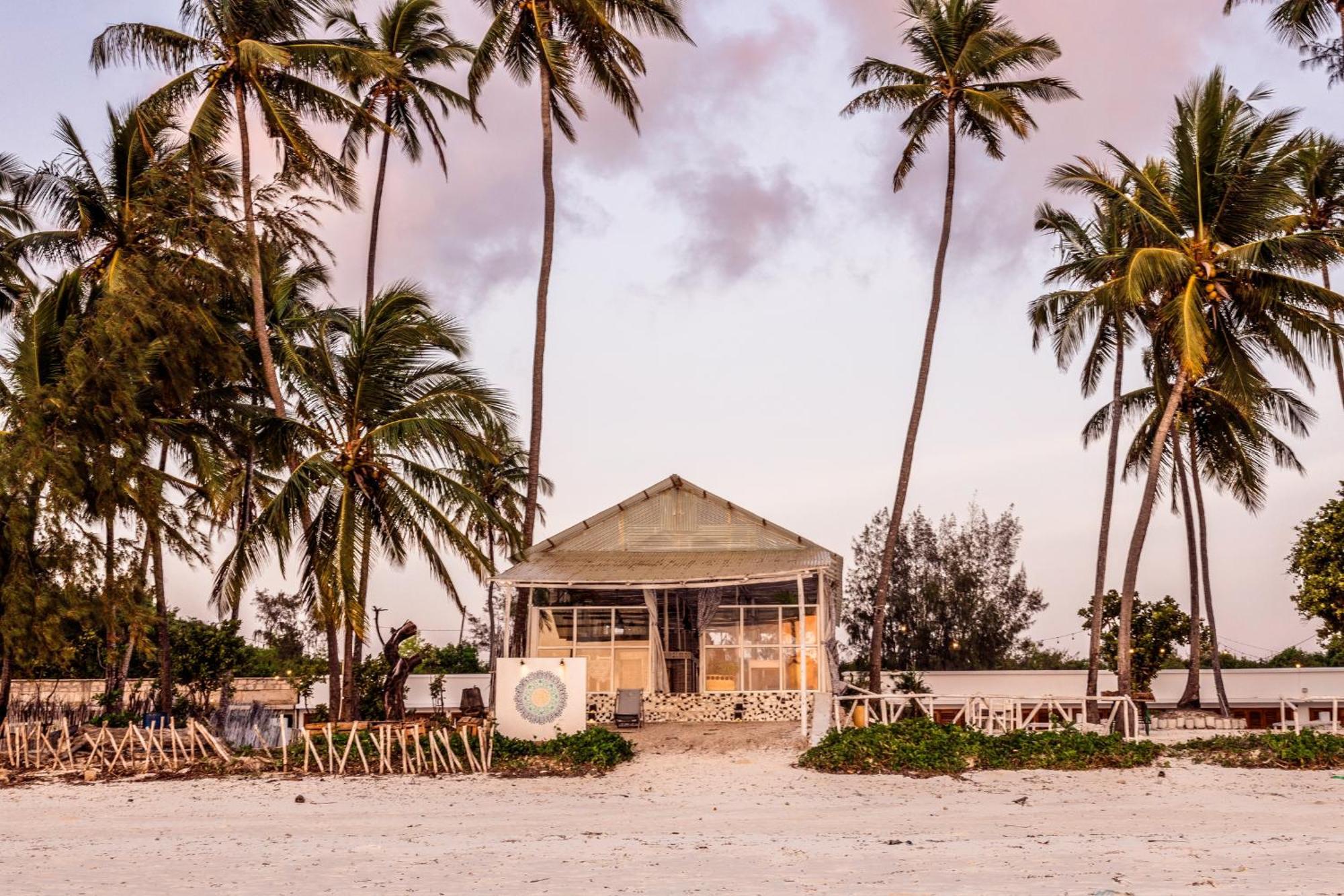 Pili Pili Orient Beach Resort Bwejuu Esterno foto