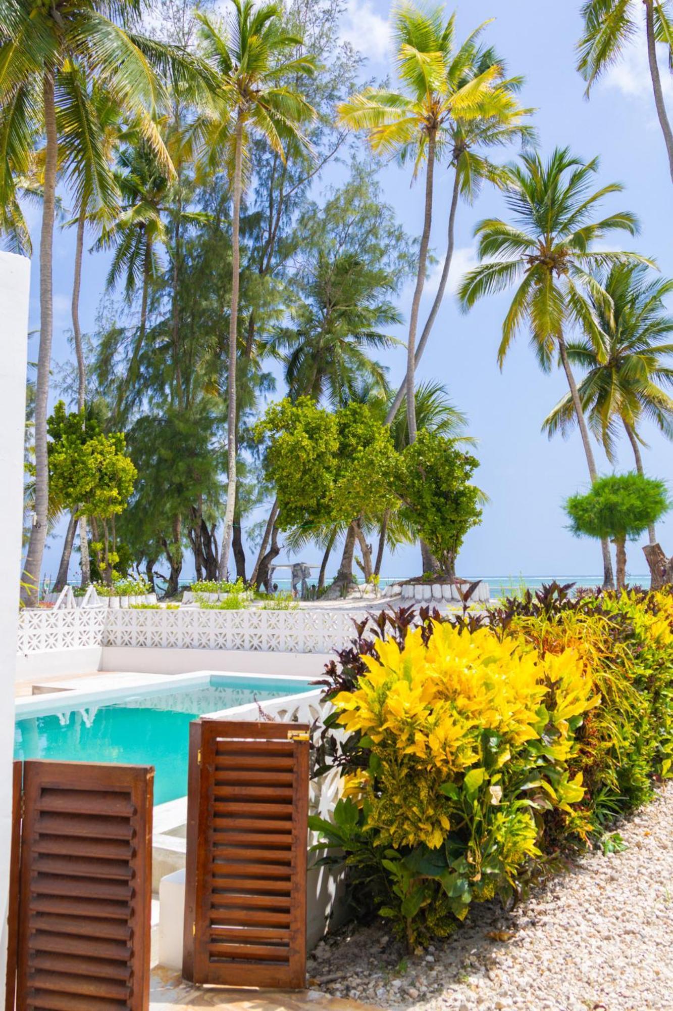 Pili Pili Orient Beach Resort Bwejuu Esterno foto